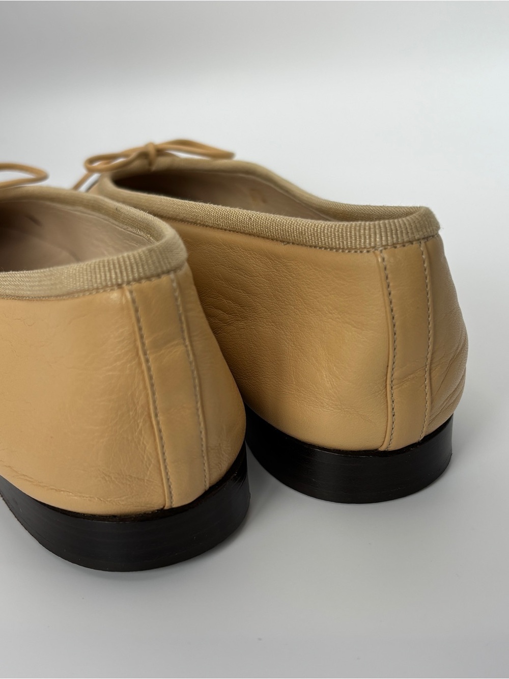 CHANEL Classic Lambskin CC Ballet Flats Beige Black Cap Toe 35.5 vtg - Picture 8 of 11